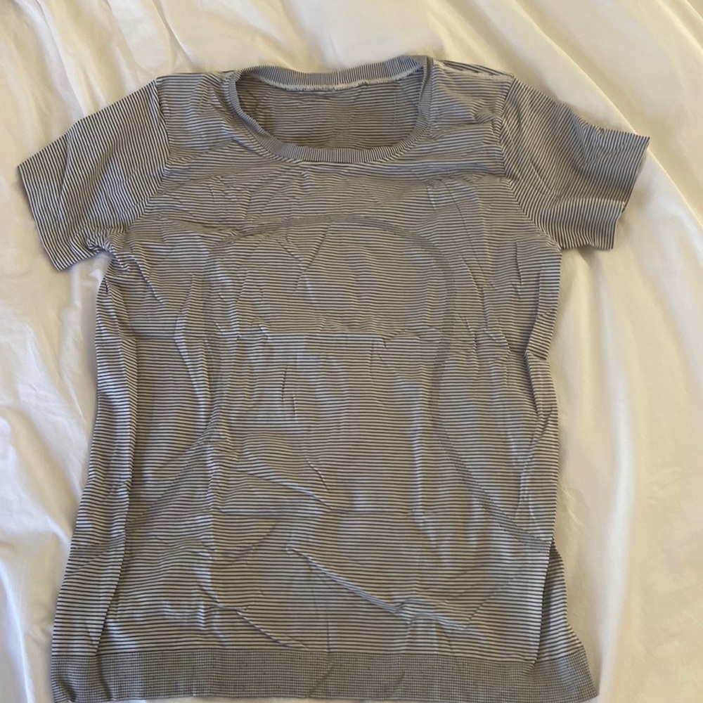 Lululemon swiftly workout top